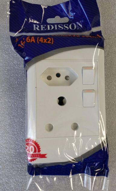 REDISSON 4×2 Double Switched Wall Socket