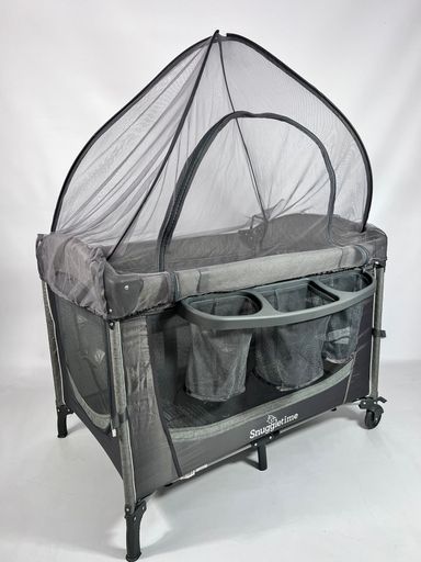 Snuggletime qulited co-sleeper with mozzi net