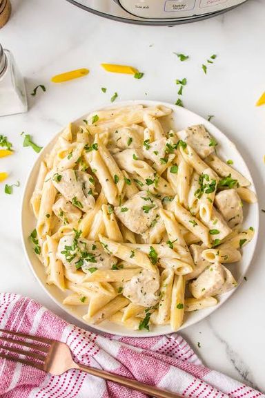 Chicken Alfredo Penne Pasta - مكرونة بيننا ألفريدو