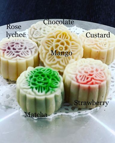 Snow skin custard filling Mooncake