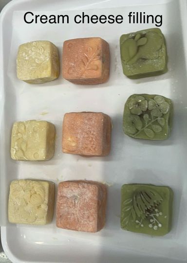 Snow skin cream cheese mooncake 