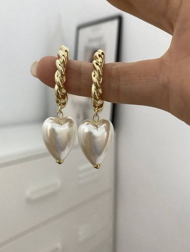 Pearl heart shape earring