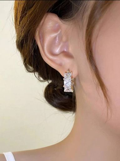 Mini charming earring