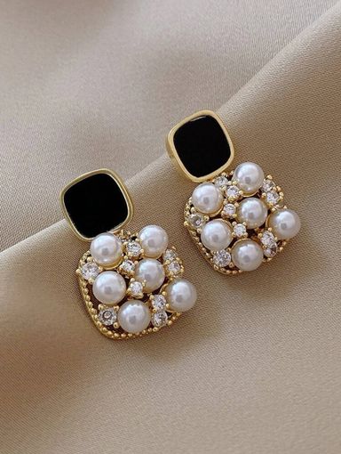 Pearl Decor Drop earring