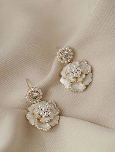 White Flower earring