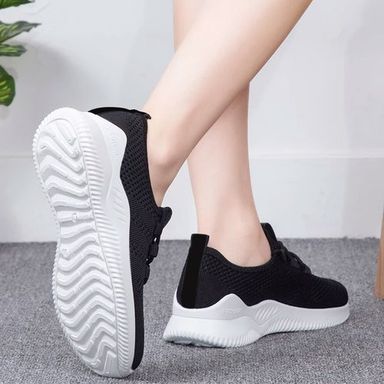 Fashion chaussures décontractées de femme / chaussures de sport noir (Pointure 38,39 et 40)