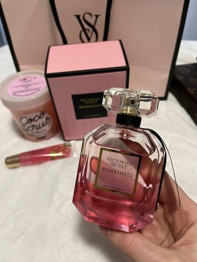 Victoria Secret Bombshell Eau De Parfuum 100ml (Pink)