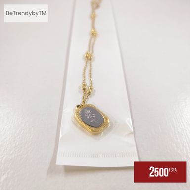 Collier avec pendentif 