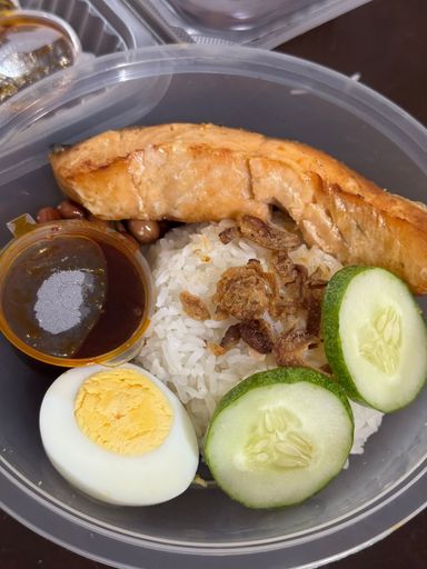 nasi lemak salmon