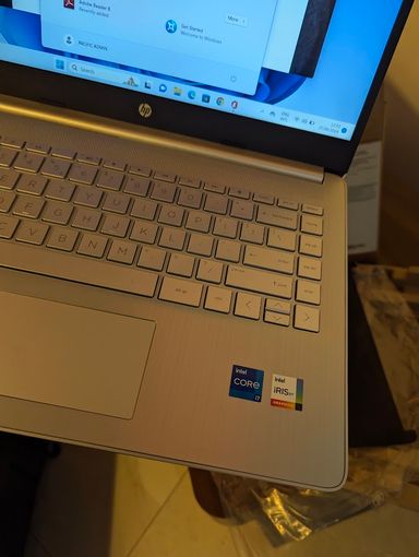 HP Laptop 14s Core i7 8GB/512GB SSD