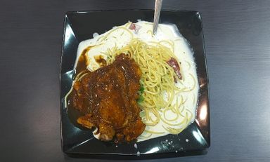 CARBONARA BEEF WITH CHICKEN CHOP SPAGHETTI 