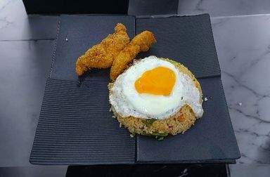 KAMPUNG CHICKEN TENDER FRIED RICE 