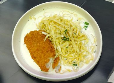 FETTUCCINE ALFREDO FISH 