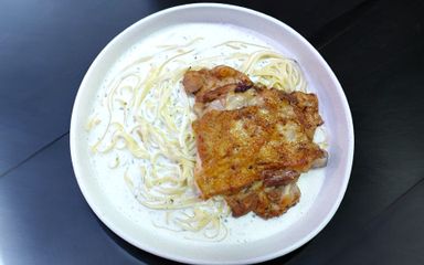 FETTUCCINE CARBONARA GRILL CHICKEN 