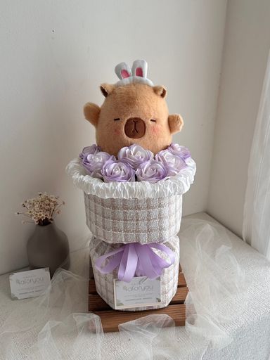 Capybara Round Bouquet