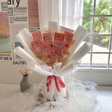 8pcs Money with baby breath Bouquet