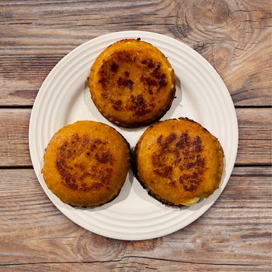 Pastelitos de plátano macho maduro con queso