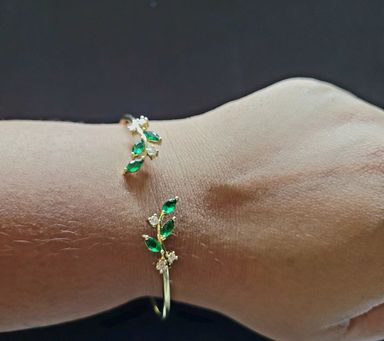 Leaf decor single bangle 