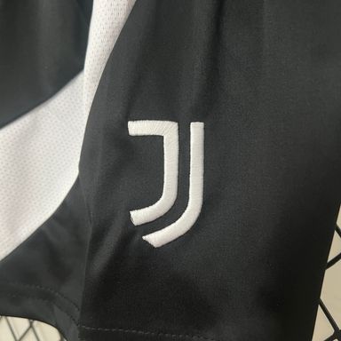 Kit Juventus Principal 24/25