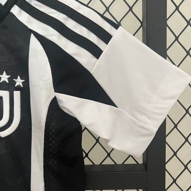 Kit Juventus Principal 24/25