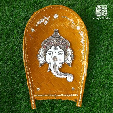 Decorated Large Sup with Large Face Ganpati and Ochare BG