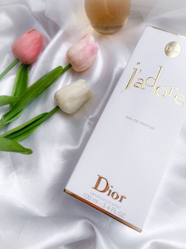 Dior J'adore  perfume 