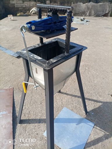 Mild steel honey press machine (manual operated)