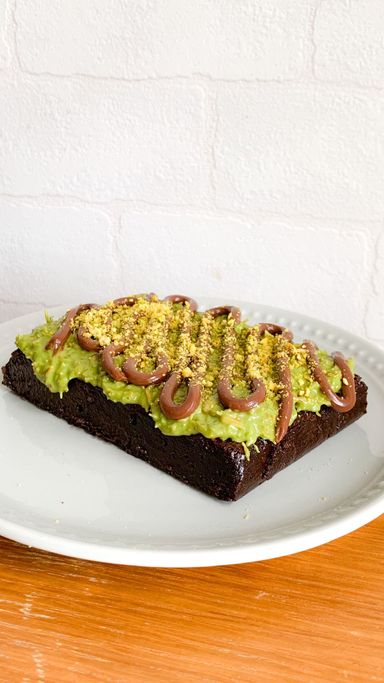 Pistachio Kunafa Brownies 