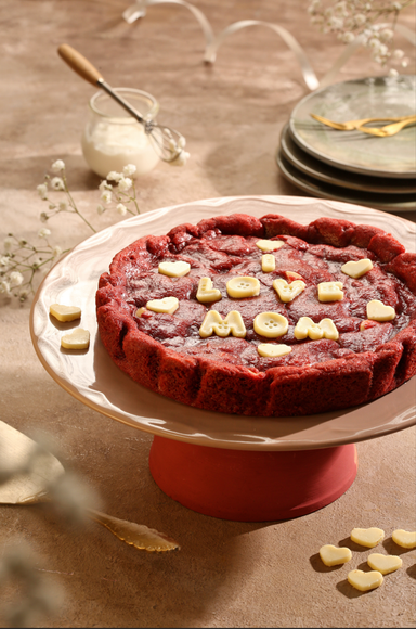 Red Velvet Cookie Cake (8 Slices)