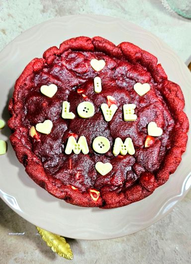 Red Velvet Cookie Cake (8 Slices)