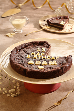 Triple Chocolate Cookie Cake (8 Slices)