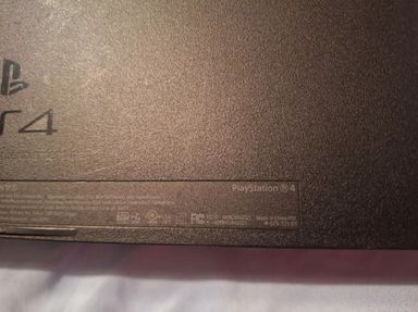 Sony PlayStation 4 Console - 500 GB (CUH1215A) **Read description**