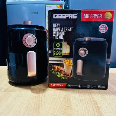 Geepas 1.8L air fryer GAF37516N