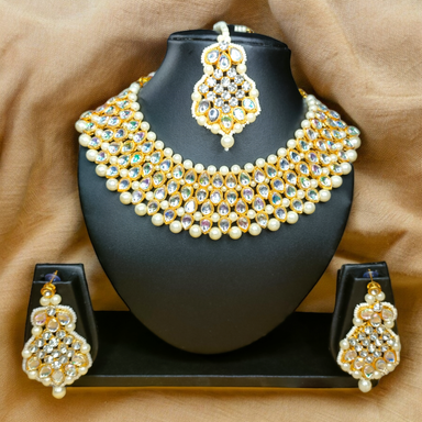 Kundan Pearl Jewellery Set With Tikka