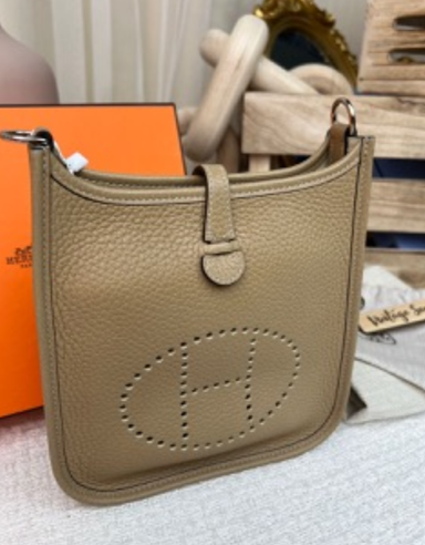 HERMES Evelyne