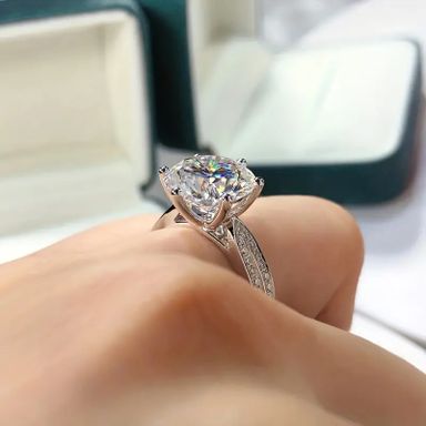 1PC Bohemian Style 0.5CT Round Cut Moissanite