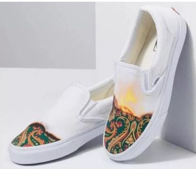 Size 6 - VANS Classic Slip On Big Reveal True White /Paisley Men's Shoes