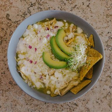 Chilaquiles Healthy con Pollo Deshebrado