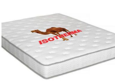 Matelas, oreiller et gobelet 