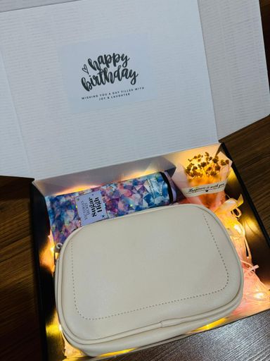 Simple Giftbox for Her 3