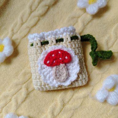 Mini mushroom pouch 