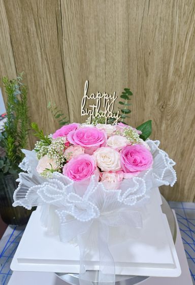 Fresh flower cake