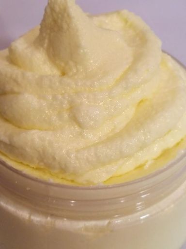 Vanilla Brightening Salt Scrub 250 ml 