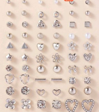 Ladies earrings 30 pairs 