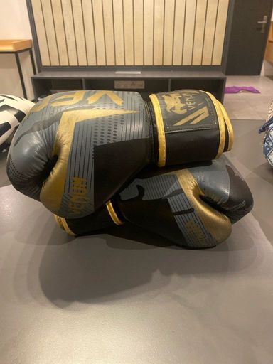 Quality 12oz Venum boxing gloves