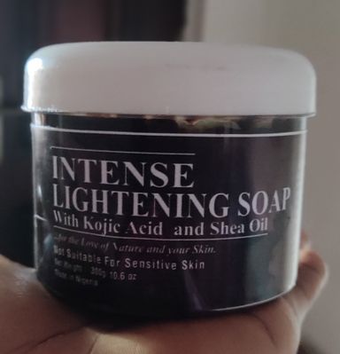 Intense brightening soap 