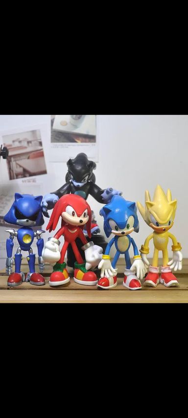 5 figurines super sonic