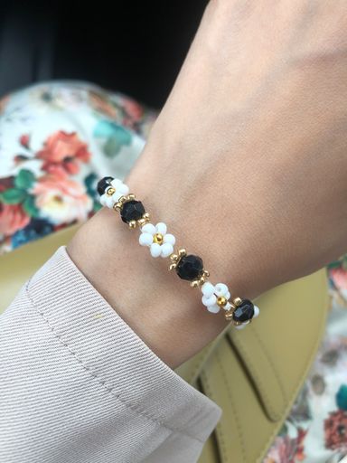 Seri Bracelets