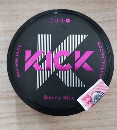 KICK BERRY MIX ( Nicotine Content: 24 mg/pouch 20 Pouches )