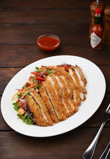 Crispy chicken Breast salad 